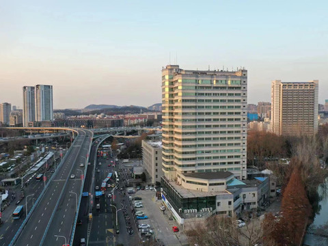 南林大厦(南京火车站玄武湖店)