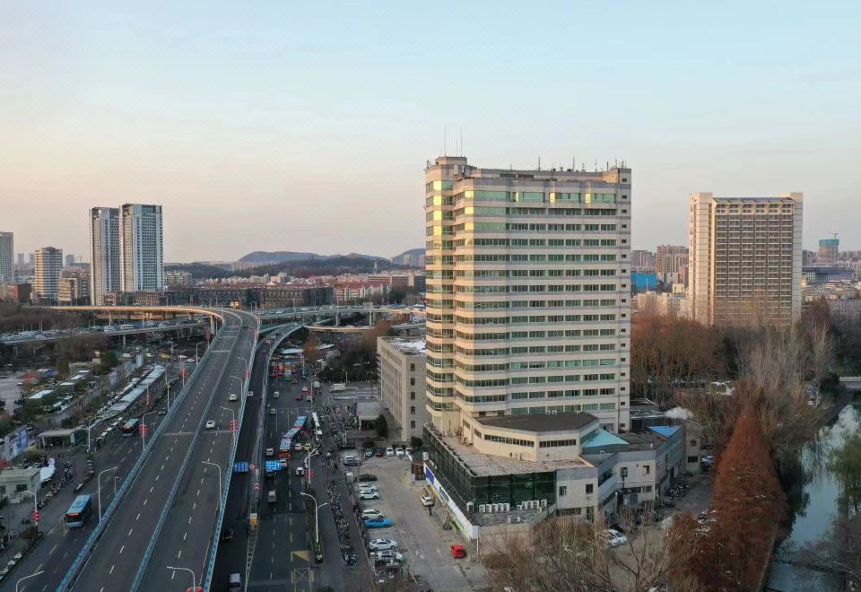 Nanlin HotelOver view