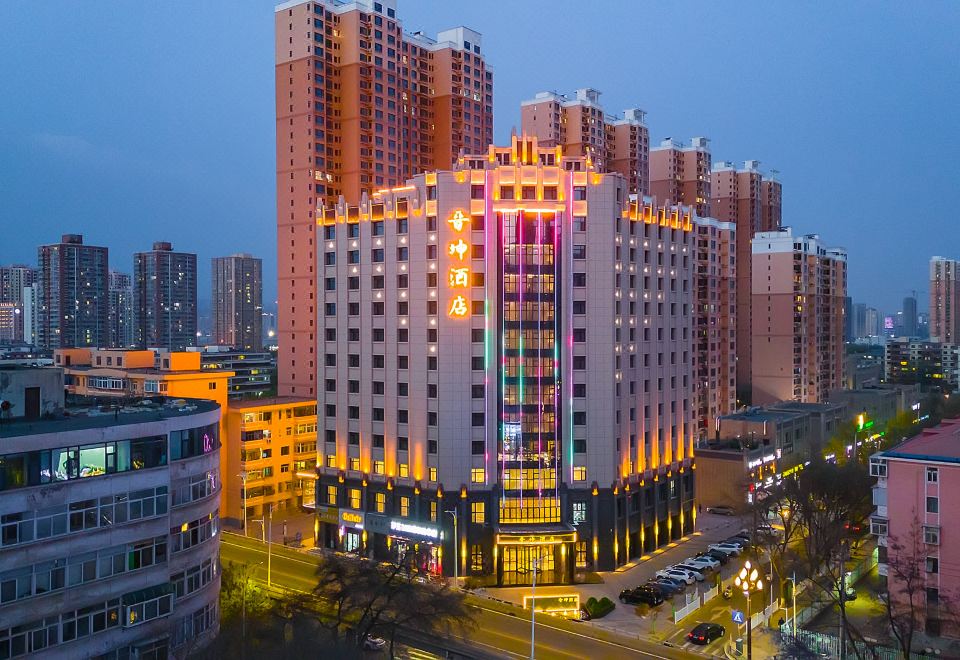 晋坤酒店外景图