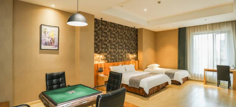 雲逸城市民宿(桐庐中心广场店)图片