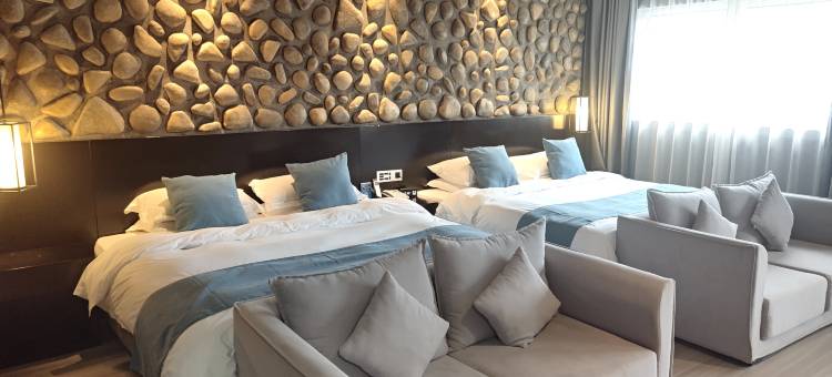 回禾微智酒店(婺源弦高古城高铁站店)图片