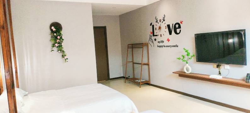 青朴茗朔民宿(伊宁市飞机场火车站店)图片