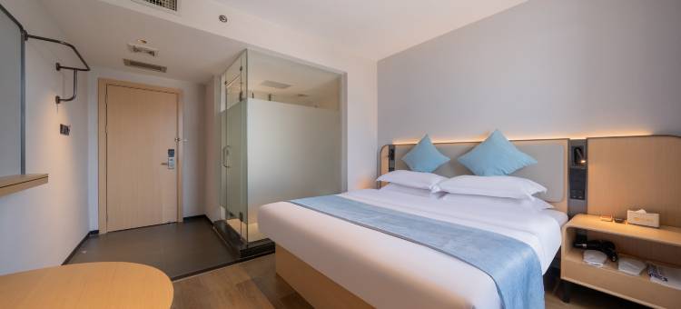 优程八桂酒店(南宁朝阳广场地铁站三街两巷店)图片