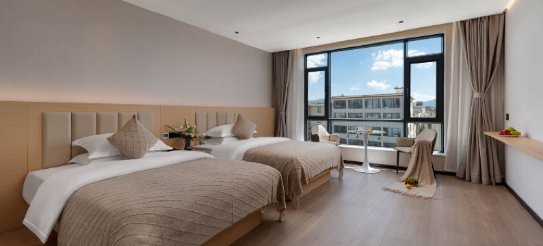 洁蓝·Snow view·180°雪山观景智能度假酒店(黑龙潭公园店)图片