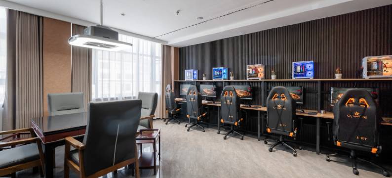 逸竞电竞酒店(类乌齐店)图片