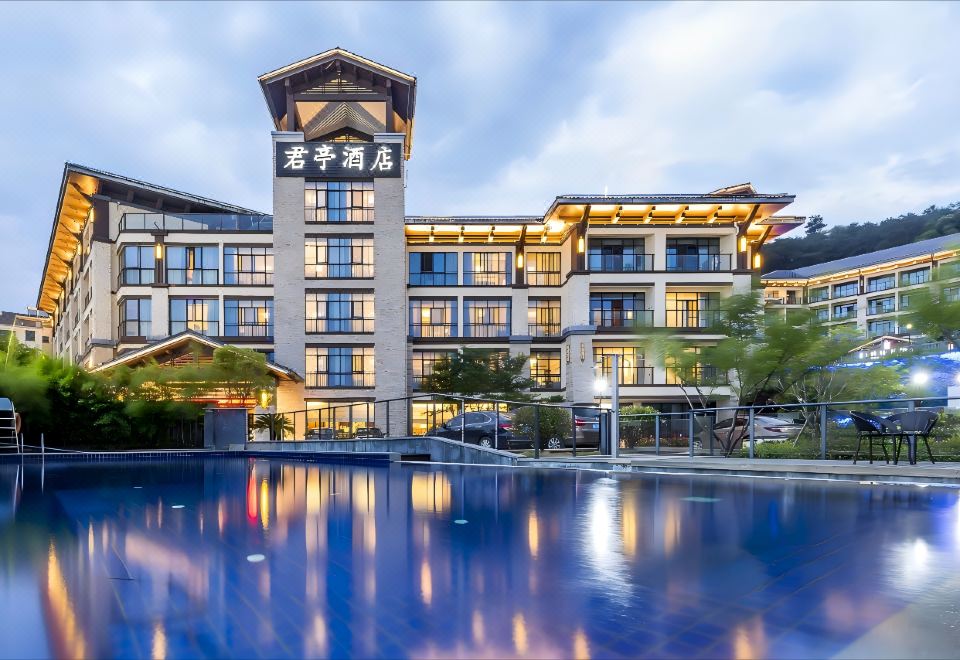 千岛湖中心湖区鱼街君亭酒店外景图