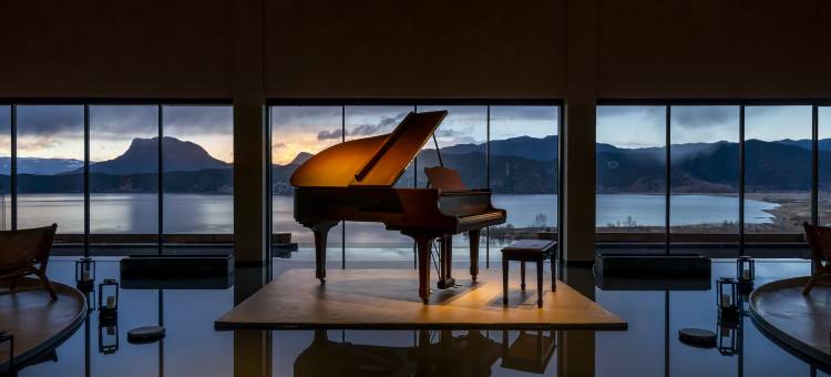 泸沽湖且曼·入影松半山酒店图片