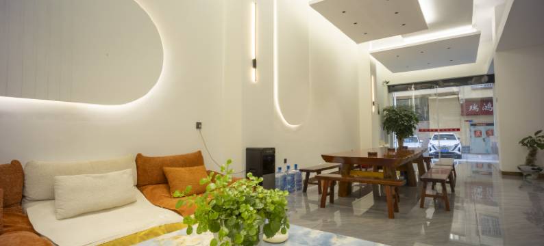 枫情智能酒店(曲靖外滩万达店)图片