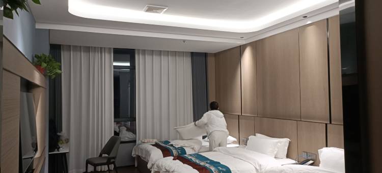 辽阳嘉年华商务酒店图片