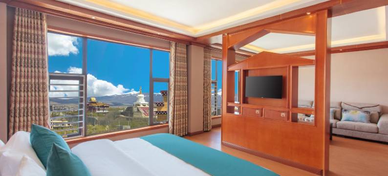 永竹栖居·溪景酒店(甘孜红军路白塔公园店)图片