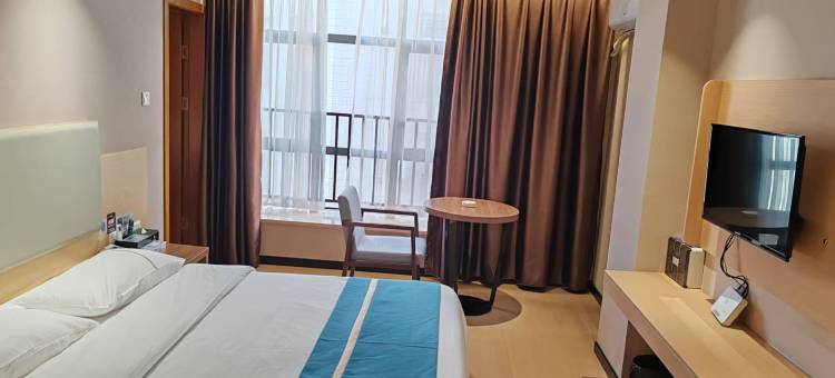 征途酒店(高州挂榜岭森林公园店)图片