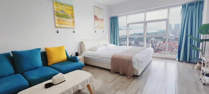 临临月舍主题民宿(金雀山万达广场店)图片