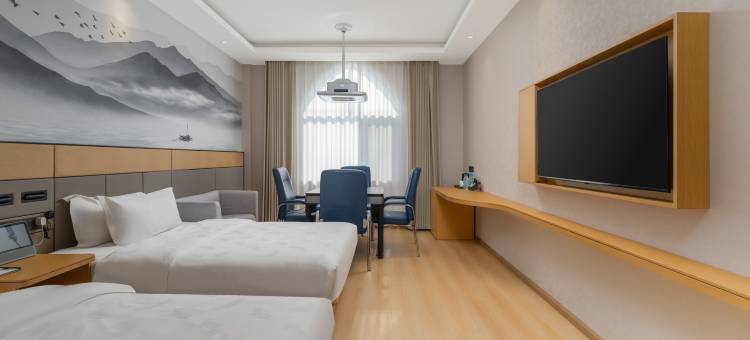 亚悦酒店(盈江盈湖公园店)图片