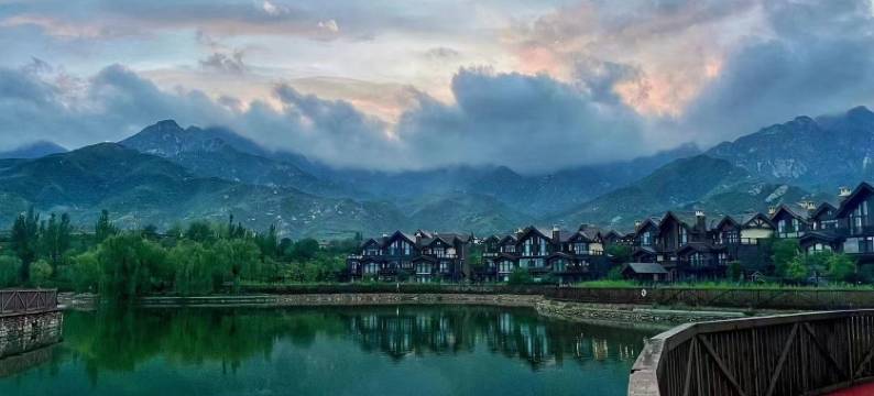 叁叁谷雨酒店(奥伦达原乡美利坚店)图片