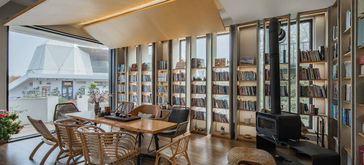 下岩贝东眉悦居·柒月云宿图片