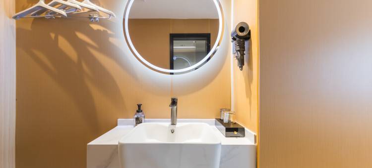 纳瑞万信至格酒店(平顶山和平路步行街店)图片