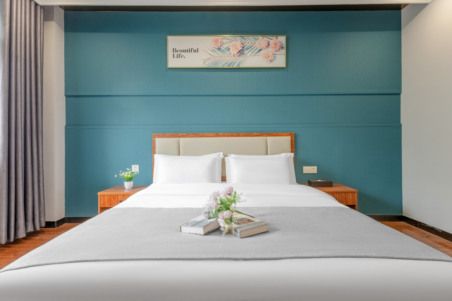 Holiday Inn CenturyHotel Overview