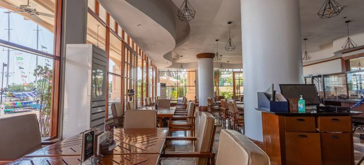 苏比克湾游艇俱乐部(Subic Bay Yacht Club)图片