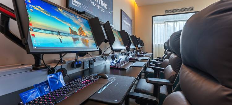 网鱼电竞酒店(广州东站天河体育中心店)图片