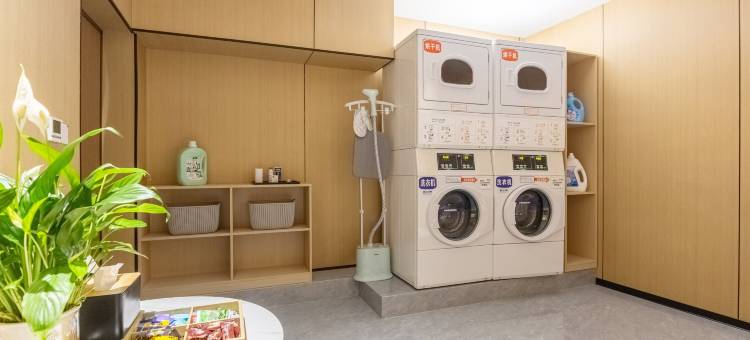 艺龙安云酒店(贵阳龙湾万达小河地铁站店)图片