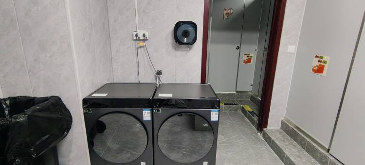 三只猫青年旅社(青岛CBD万达广场店)图片