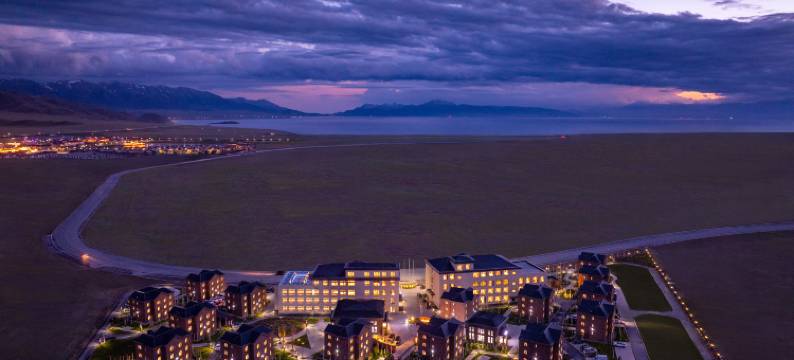 赛里木湖水云杉度假酒店图片