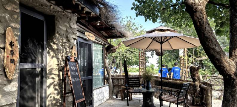 贺兰山岩画古村九古小舍民宿图片