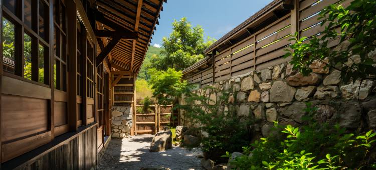 树下・艺术疗愈Healing・泳池・酒吧・雪山温泉・森林花园设计师美宿图片