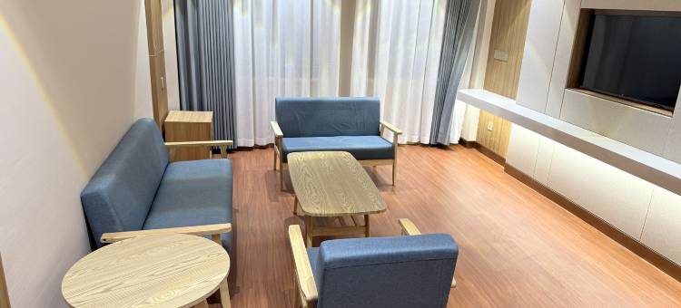 碌曲大酒店图片