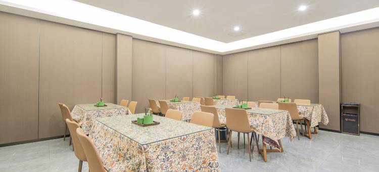 十堰翠澜宣和酒店(郧阳区客运中心店)图片