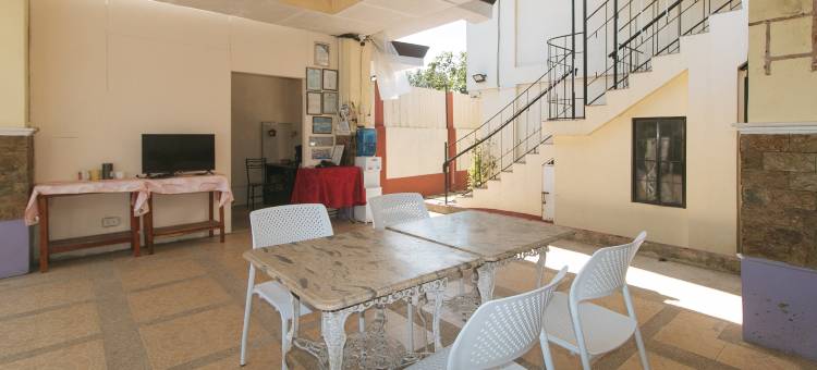 RedDoorz @ Yssa Ademar near Robinsons Jaro图片