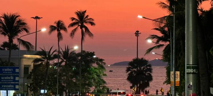 Z8 beach 度假酒店(芭提雅中天海滩店)(Z8 beach hotel)图片