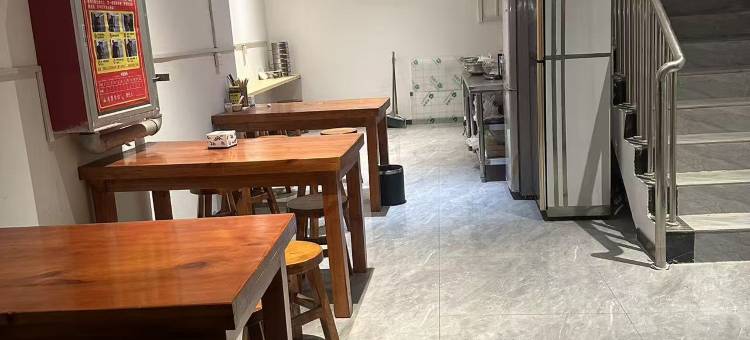 洛阳圣希顿酒店(龙门高铁站兴洛湖地铁站店)图片