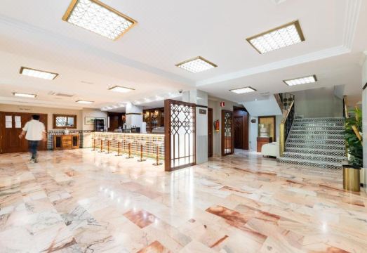 Porcel Alixares Hotel Overview