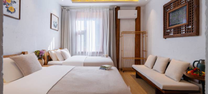 Li.Jiang•半院阳光•东巴文化非遗雅韵.绘画疗愈民宿(束河古镇店)图片