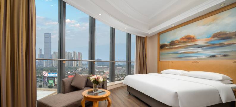 维也纳国际酒店(中山灯都古镇华艺广场店)图片