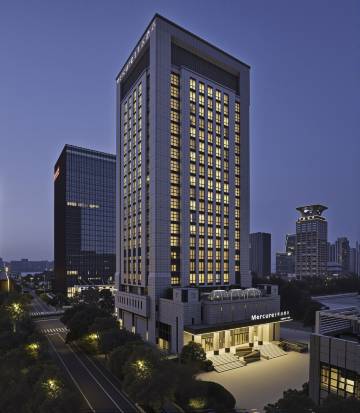 杭州滨江星光大道美居酒店