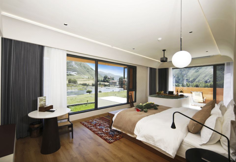 Miyunye Luxury Private Tang Homestay (Kangding Branch) Hotel Overview