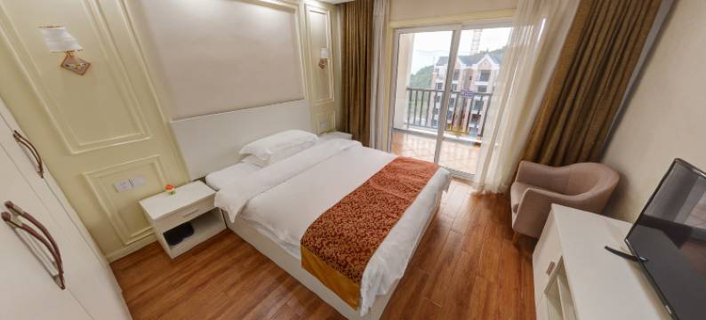 名湖度假酒店图片