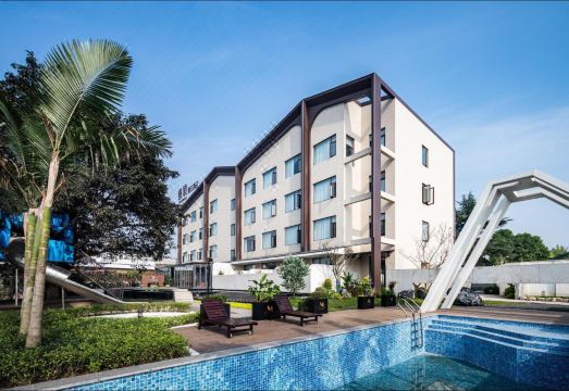 乐山缦境假日酒店外景图