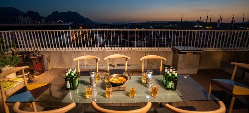 张家界郡澜酒店(天门山索道站店)图片