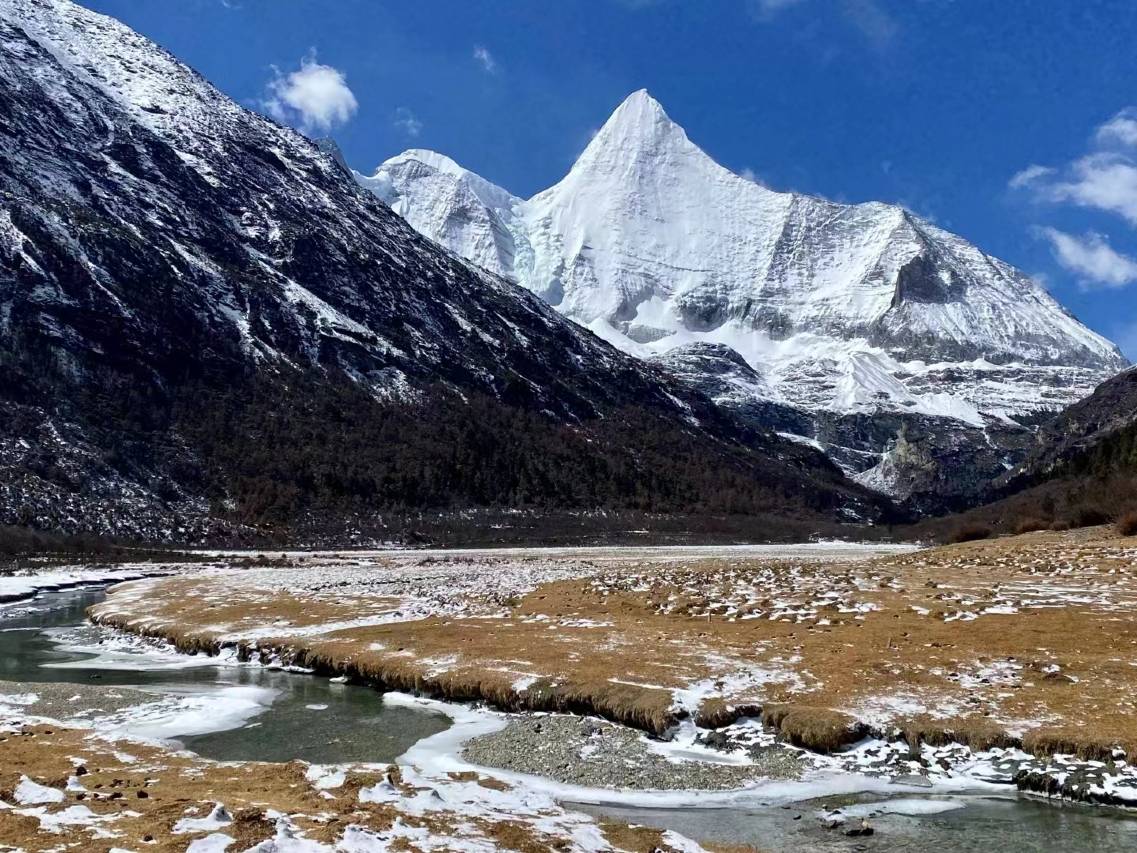 梵希尔假日酒店(香格里拉镇稻城亚丁景区店)图片