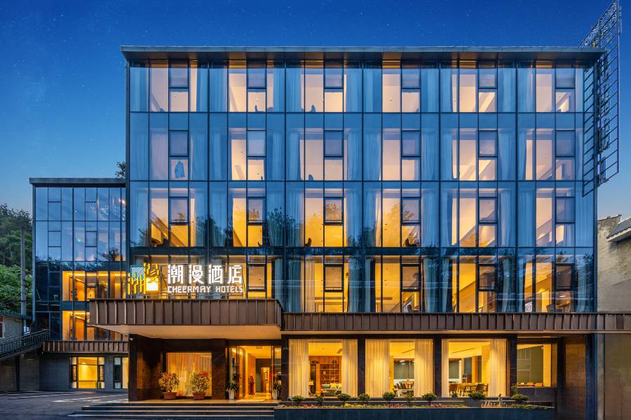 潮漫酒店(湘潭韶山故居景區銅像廣場店)
