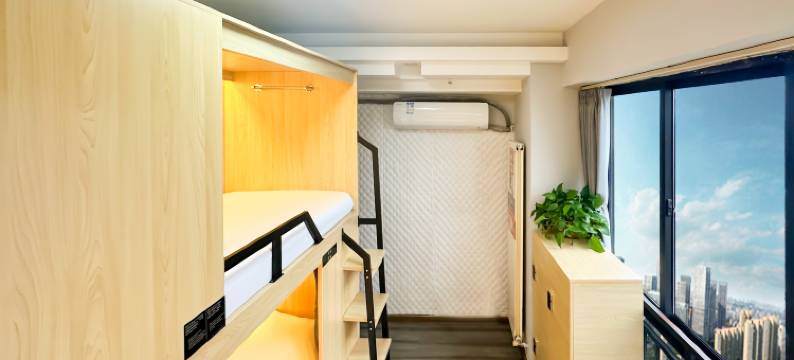 青蓝青旅民宿(苏宁广场1818美食广场店)图片