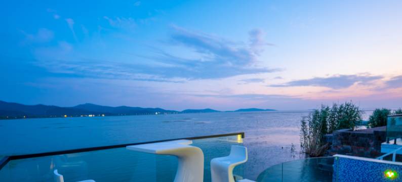 花筑·初恋遇见你·一线湖景私汤民宿(太湖横山岛店)图片