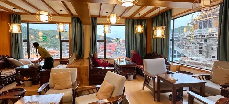 壤塘福旗大酒店(壤巴拉文化旅游景区店)图片