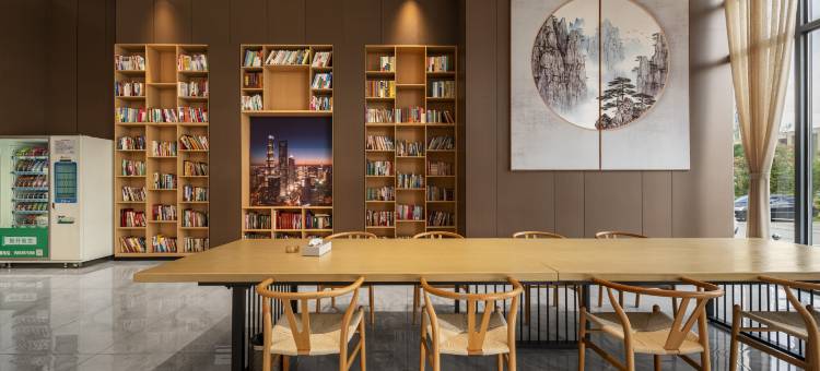 蓝湾酒店(泌阳铜山湖大道店)图片