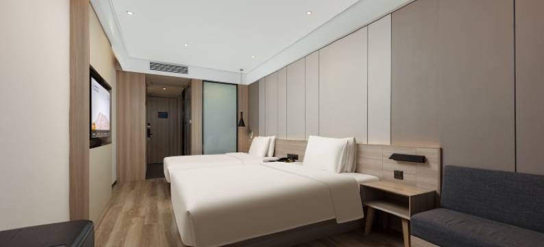 上海虹桥机场韩国街亚朵酒店图片