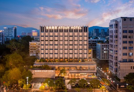 福州华林路斗门地铁站亚朵酒店外景图