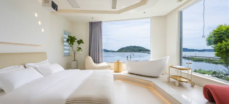 花筑·初见·彩虹岛·湖景落日度假民宿(苏州太湖西山店)图片